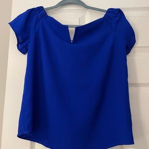 Royal blue off the shoulder blouse. Perfect for spring/summer! Monteau. Size S.